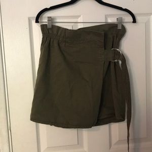 SMALL URBAN OUTFITTERS GREEN SKIRT